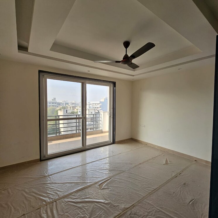 Room, sector 57 3 Bedroom 2700 Sq.Ft. Builder Floor In Sector 57 Gurgaon 8755146