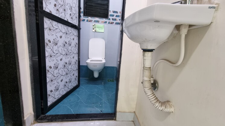 Bathroom, evershine nagar 1 Bedroom 585 Sq.Ft. Apartment In Evershine Nagar Mumbai 8755140