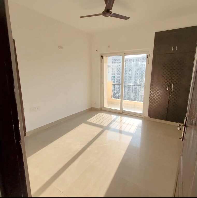 Room, amrapali-silicon-city 3 Bedroom 1420 Sq.Ft. Apartment In Sector 76 Noida 8755143