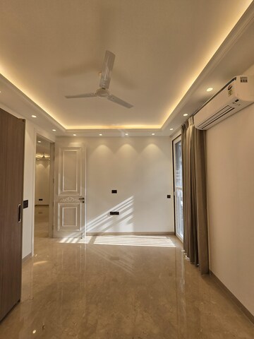 Building Lobby in 3 BHK Builder Floor at Defence Colony – for Rent