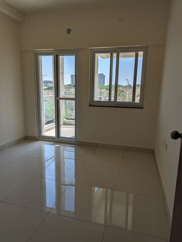Room in 2 BHK Apartment at Puravankara Silversands, Mundhwa – for Sale