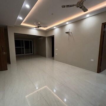 Living Room in 3 BHK Builder Floor at Sector 43 – for Rent
