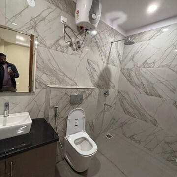 Bathroom in 3 BHK Builder Floor at Sector 43 – for Rent