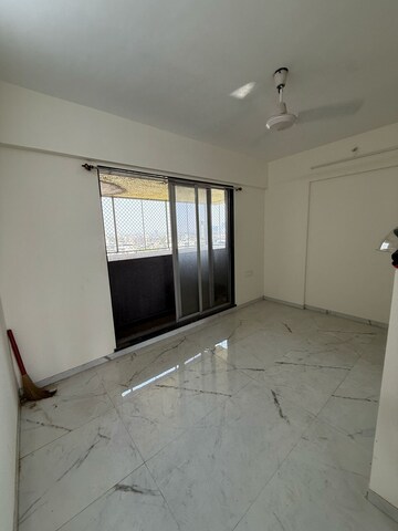 Room in 2 BHK Apartment at Skyline Sparkle, Bhandup West – for Rent