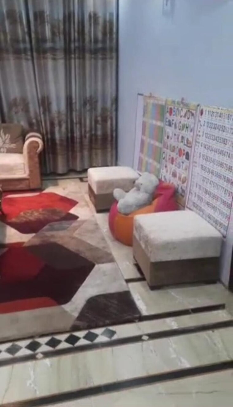 Bedroom, laxman vihar phase 2 4 Bedroom 70 Sq.Yd. Independent House In Laxman Vihar Phase 2 Gurgaon 8755320