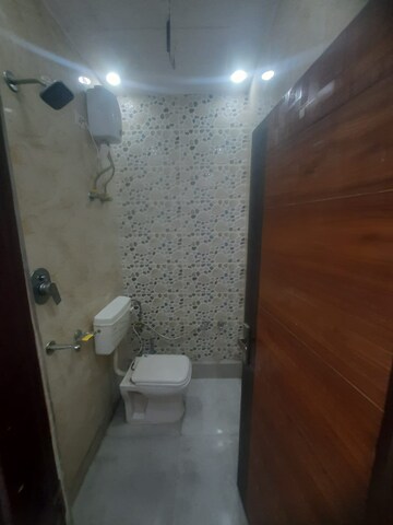 Bathroom in 1 BHK Builder Floor at Rohini Sector 7 – for Rent