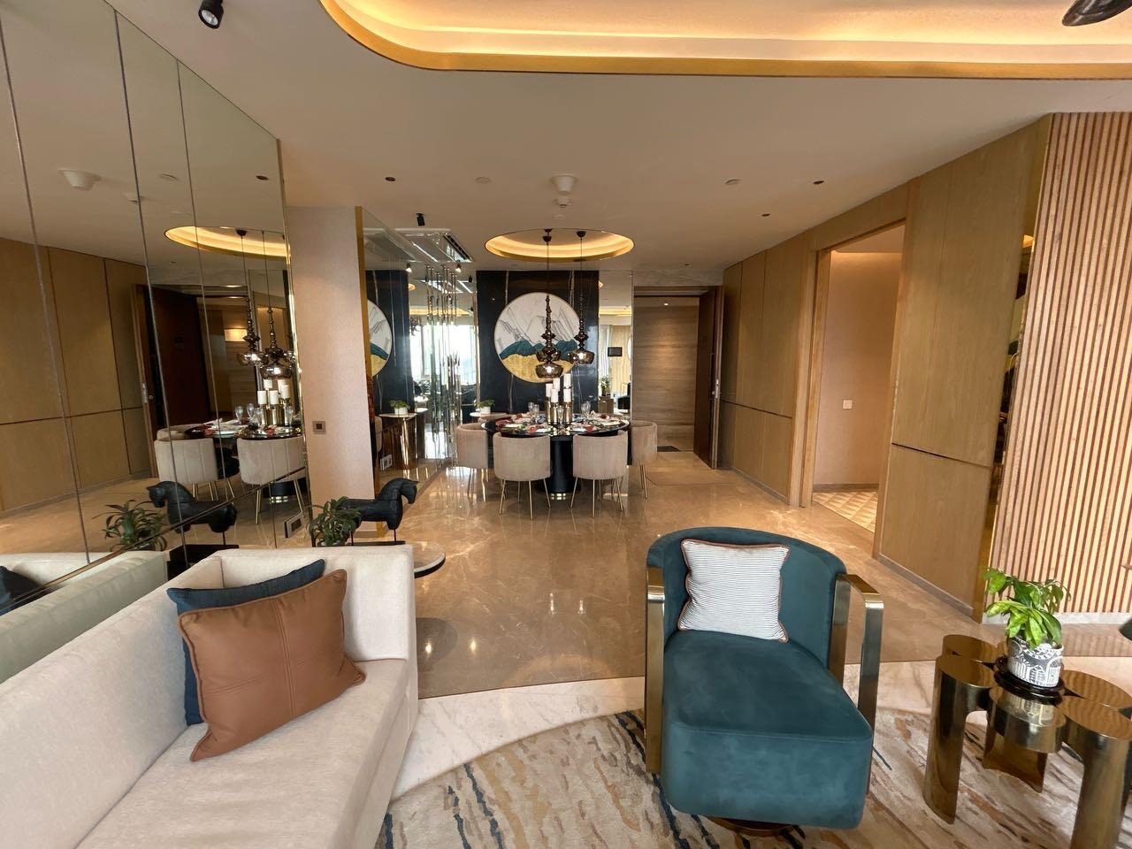 4 BHK + Servant Room Apartment For Sale in Lodha Trump Tower