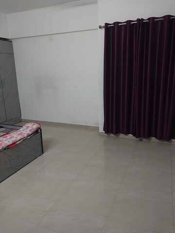 Room in 2 BHK Builder Floor at Sharda Florentia, Kharadi – for Rent