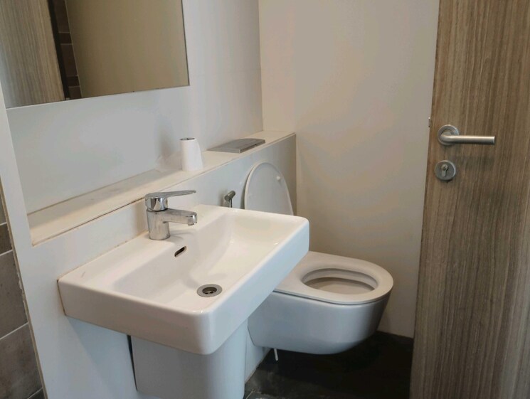 Bathroom, lodha-the-park-trump-tower 2 Bedroom 890 Sq.Ft. Apartment In Worli Mumbai 8755344