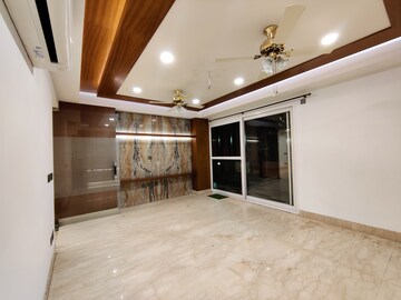 Room in 4 BHK Builder Floor at Defence Colony – for Rent