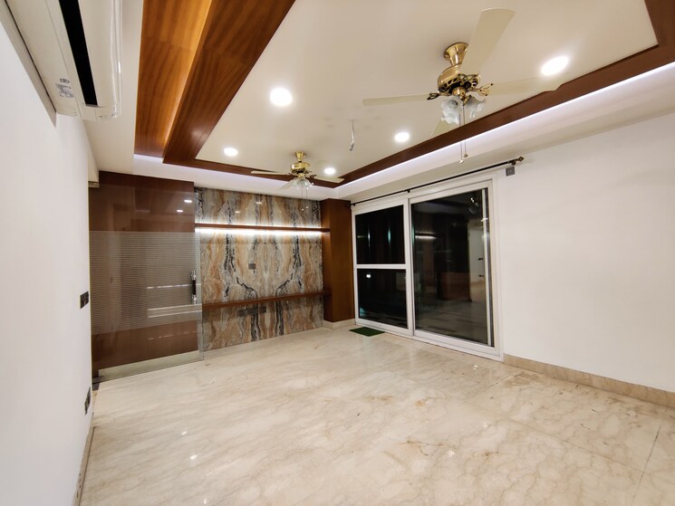 Room, defence colony 4 Bedroom 325 Sq.Yd. Builder Floor In Defence Colony Delhi 8755308