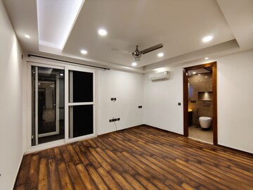 Room in 4 BHK Builder Floor at Defence Colony – for Rent