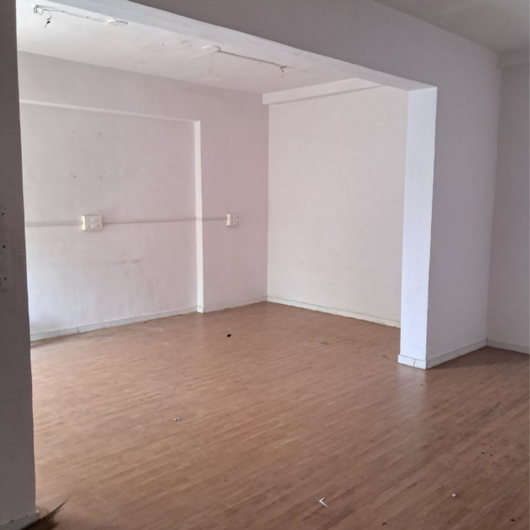 Room, nehru nagar Commercial Office Space 6831 Sq.Ft. In Nehru Nagar Ahmedabad 8755410