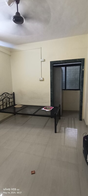Room in 3 BHK Apartment at LnT Crescent Bay T3, Parel – for Rent