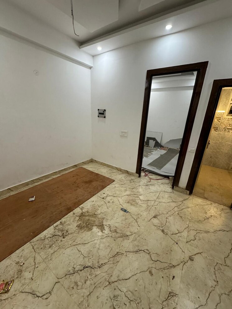 Room, sector 73 1 Bedroom 600 Sq.Ft. Apartment In Sector 73 Noida 8755493