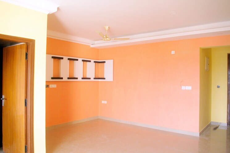 Room, monarch-serenity  1540 Sq.Ft. Plot In Thanisandra Main Road Bangalore 8755466