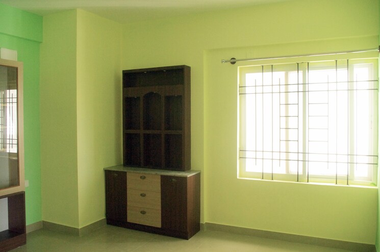 Room, monarch-serenity  1540 Sq.Ft. Plot In Thanisandra Main Road Bangalore 8755466