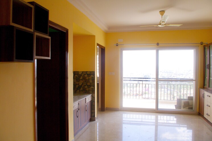 Room, monarch-serenity  1540 Sq.Ft. Plot In Thanisandra Main Road Bangalore 8755466