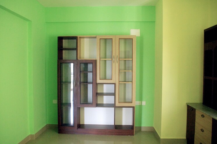 Room, monarch-serenity  1540 Sq.Ft. Plot In Thanisandra Main Road Bangalore 8755466