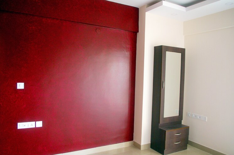 Room, monarch-serenity  1540 Sq.Ft. Plot In Thanisandra Main Road Bangalore 8755466
