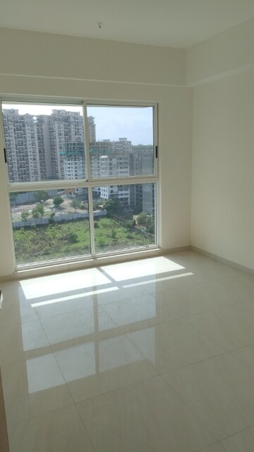 Room in 3.5 BHK Apartment at Lodha Bella Vita, Nibm Road – for Rent