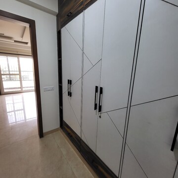 Room in 3 BHK Builder Floor at Sector 57 – for Rent