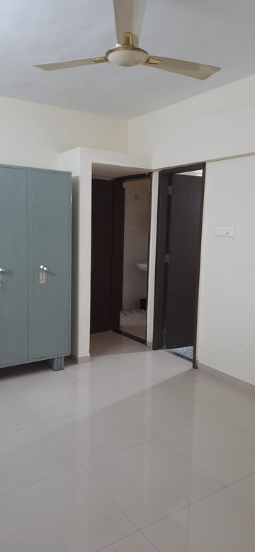Room in 2 BHK Apartment at Suyog Enclave, Viman Nagar – for Rent