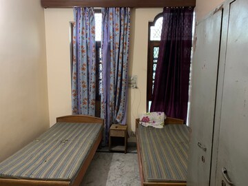 Room in  Pg at Sector 12 – for Rent