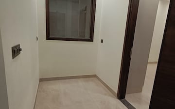 3 BHK Builder Floor For Rent in Sarvapriya Vihar