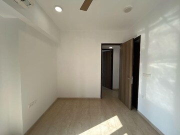 Room in 2 BHK Apartment at Lodha The Park Trump Tower, Worli – for Rent