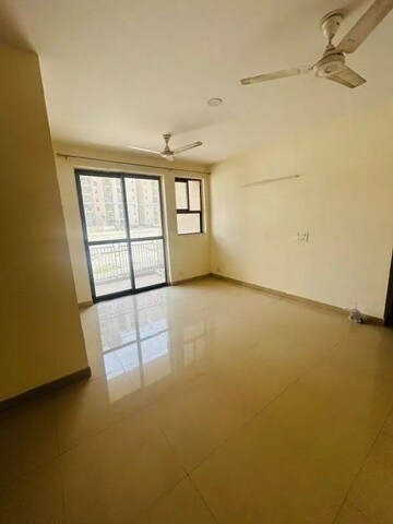 Room in 2 BHK Apartment at Unitech Uniworld Gardens, Sector 47 – for Rent