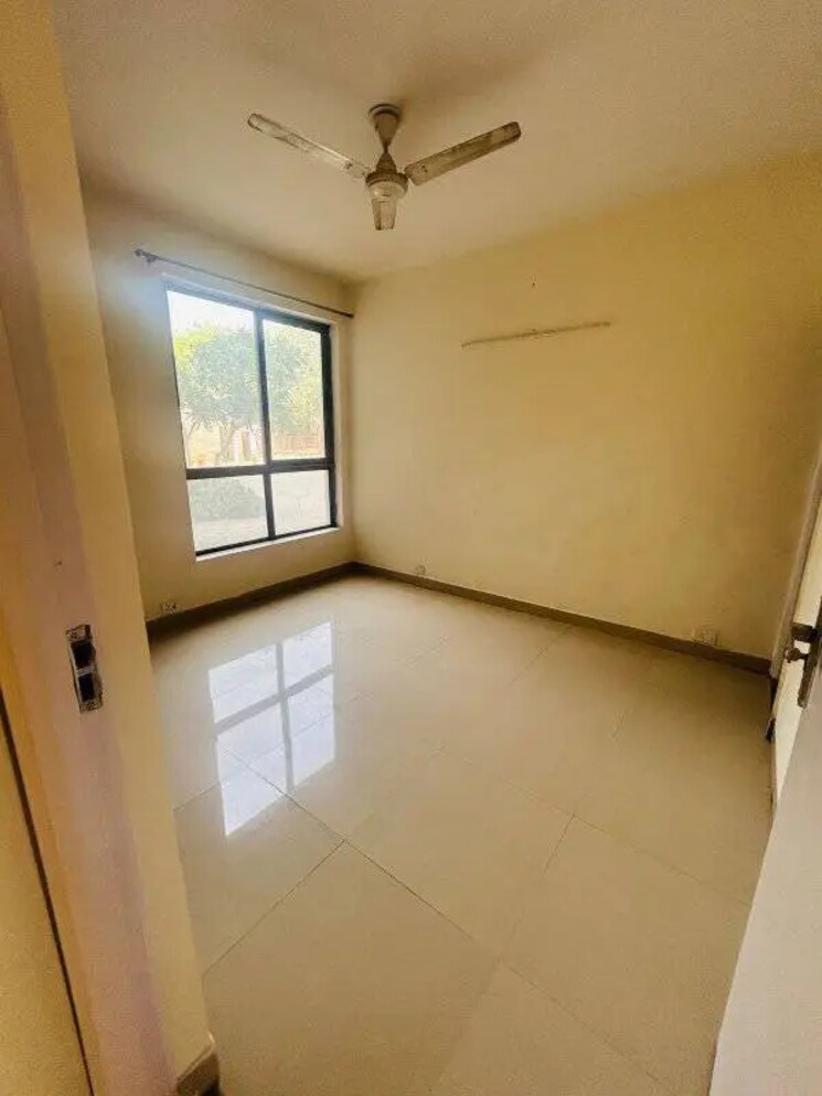 Room, unitech-uniworld-gardens 2 Bedroom 973 Sq.Ft. Apartment In Sector 47 Gurgaon 8755547