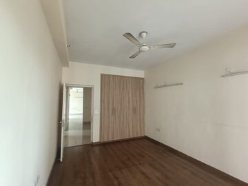 Room in 3 BHK Apartment at Emaar Palm Gardens, Sector 83 – for Rent