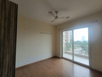 Room in 3 BHK Apartment at Emaar Palm Gardens, Sector 83 – for Rent