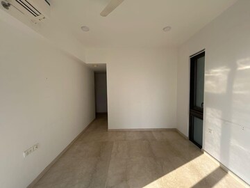Room in 2 BHK Apartment at Lodha The Park Trump Tower, Worli – for Rent
