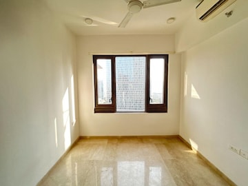 Room in 2 BHK Apartment at Lodha The Park Trump Tower, Worli – for Rent