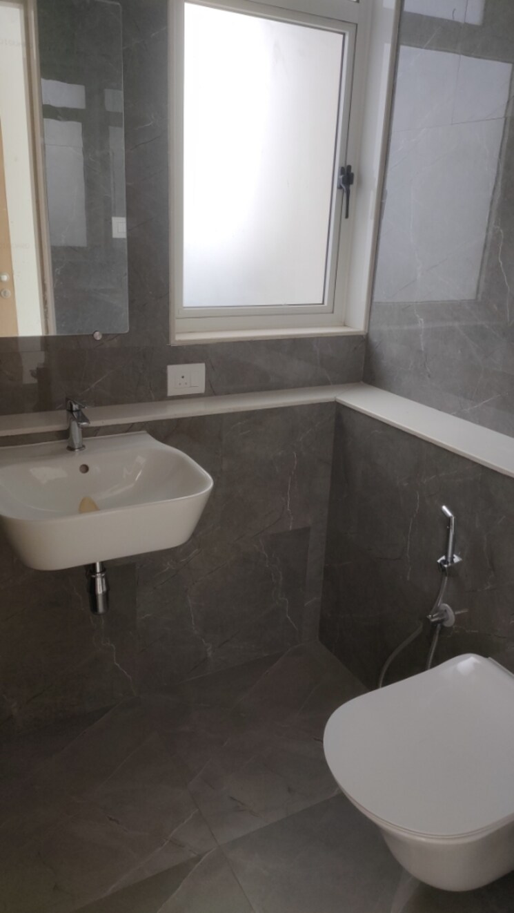 Bathroom, lodha-bella-vita 3 Bedroom 1005 Sq.Ft. Apartment In Nibm Road Pune 8755730