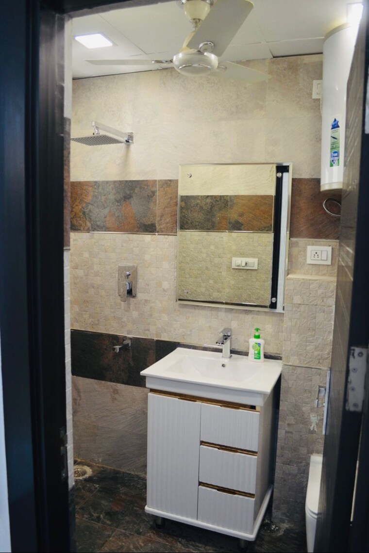 Kitchen, unibera-swarn-ganga-apartments 3 Bedroom 1450 Sq.Ft. Builder Floor In Vasundhara Sector 6 Ghaziabad 8755700