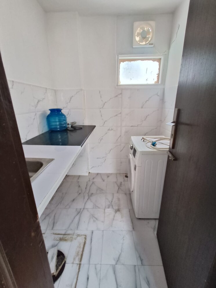 Bathroom, greater kailash i 1 Bedroom 2700 Sq.Ft. Builder Floor In Greater Kailash I Delhi 8755724