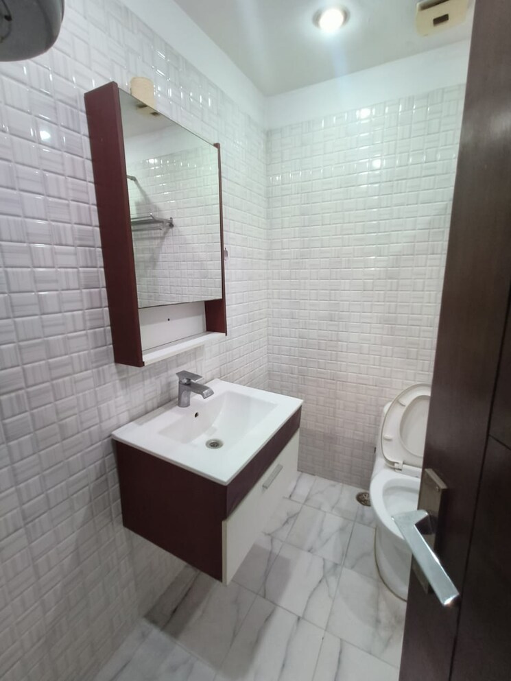 Bathroom, greater kailash i 1 Bedroom 2700 Sq.Ft. Builder Floor In Greater Kailash I Delhi 8755724
