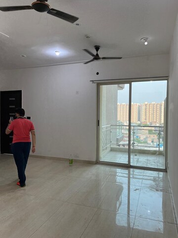 Room in 2.5 BHK Apartment at Mahagun Mywoods, Sector 16c Greater Noida – for Sale