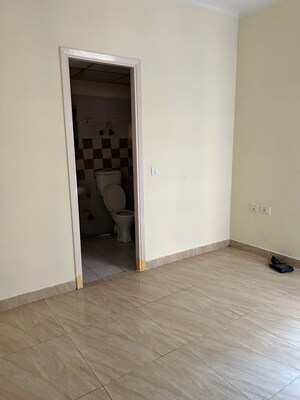 Room in 2.5 BHK Apartment at Mahagun Mywoods, Sector 16c Greater Noida – for Sale