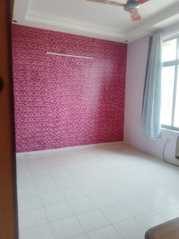Room in 2.5 BHK Apartment at Oxford Village Condominium, Wanowrie – for Rent