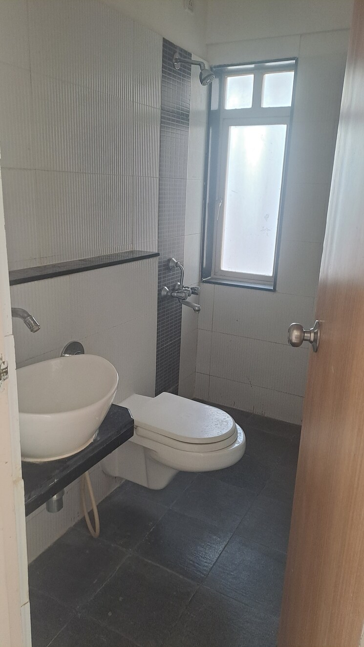 Bathroom, courtyard-by-narang-realty-and-the-wadhwa-group 2 Bedroom 840 Sq.Ft. Apartment In Pokhran Road No Two Thane 8755811