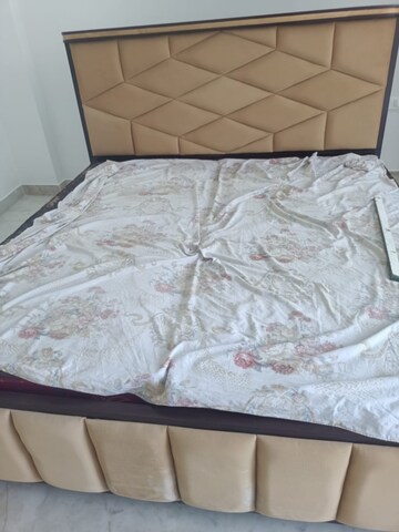 Bedroom in 3 BHK Apartment at Manimajra – for Rent