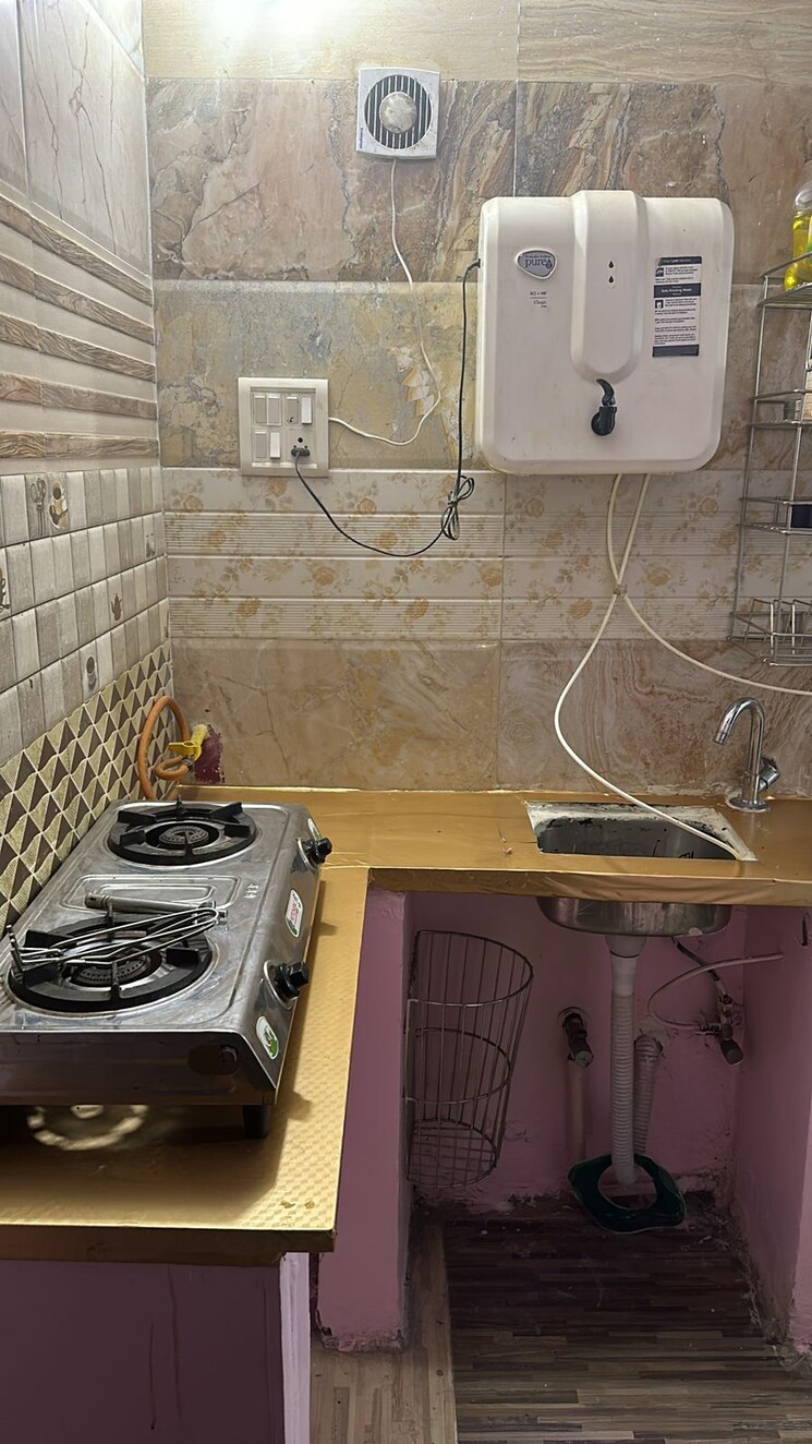 Team Area, anand lok 1 RK 800 Sq.Ft. Builder Floor In Anand Lok Delhi 8755791