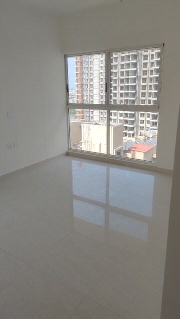 Room in 3.5 BHK Apartment at Lodha Bella Vita, Nibm Road – for Rent