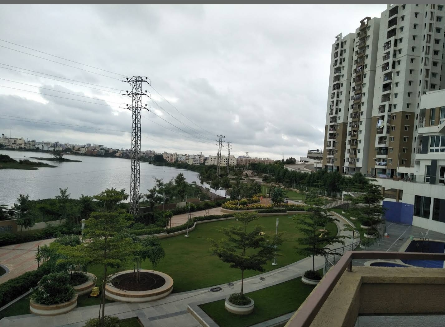 3 BHK + Pooja Room Apartment For Rent in Aparna Sarovar Zenith