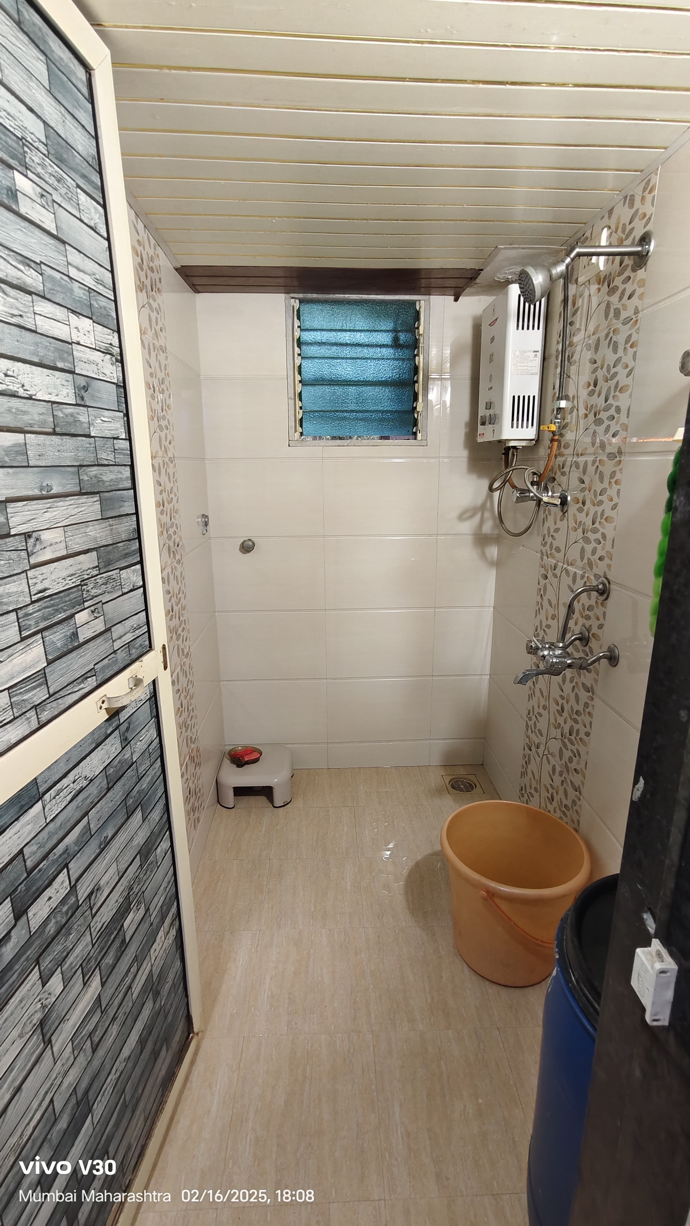 1 BHK 410 Sq.Ft. Apartment in Silver Bells CHS