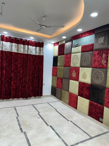 Bedroom in 5 BHK Independent House at RWA Apartments Sector 39, Sector 39 – for Rent